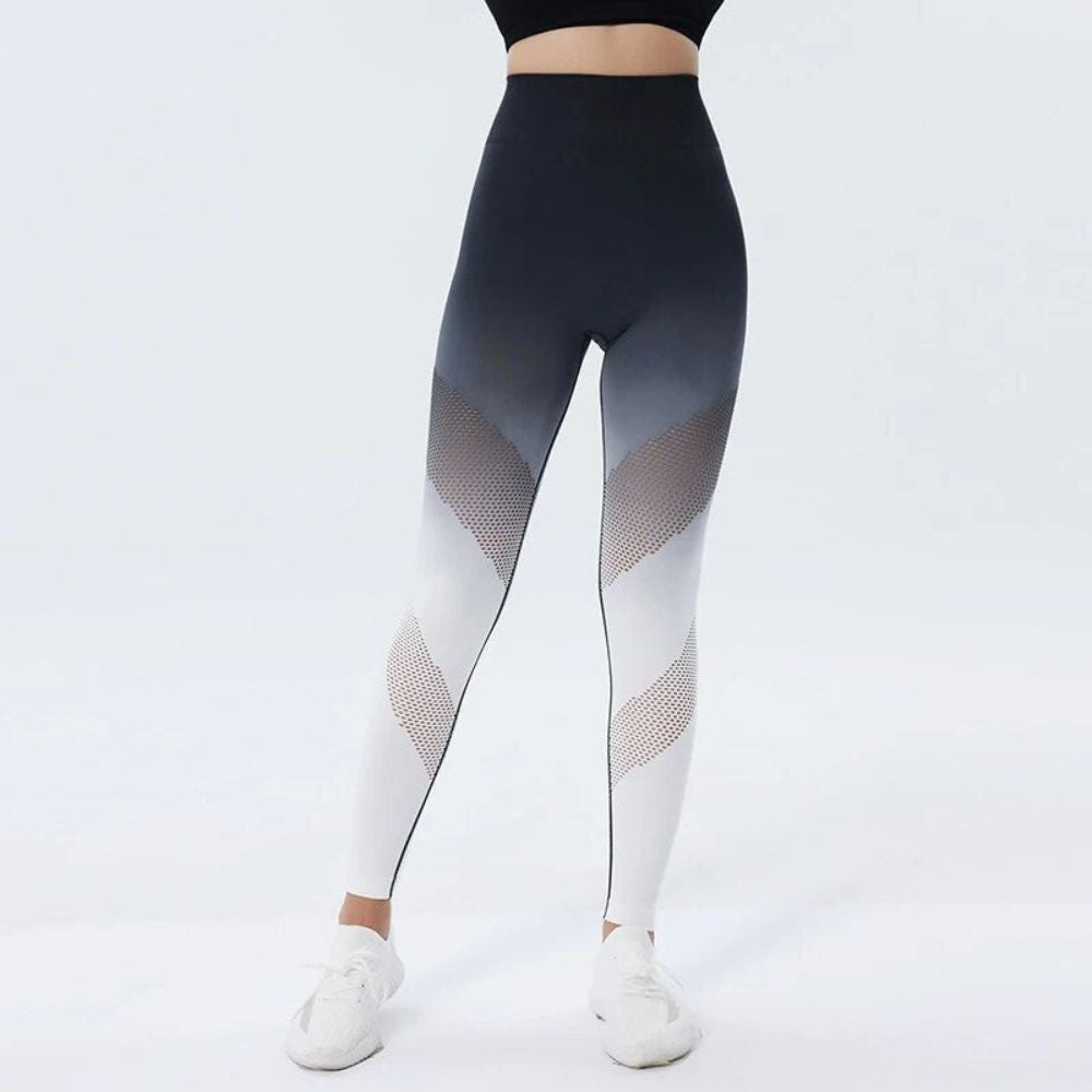 Calça Legging com Aberturas - Cut Out